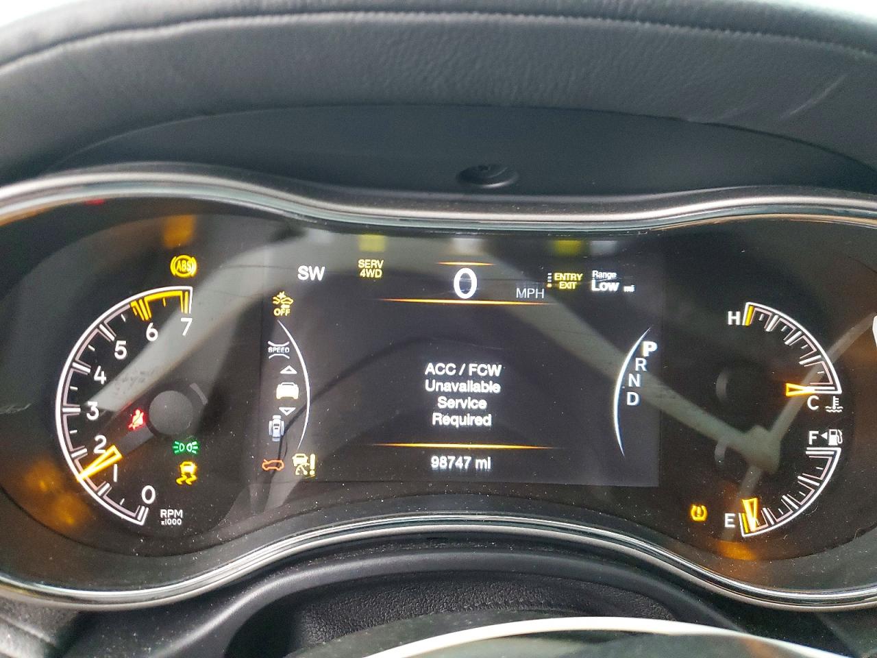 2019 JEEP GRAND CHEROKEE OVERLAND photo 9