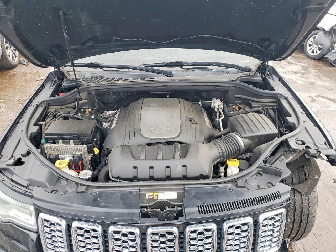 2019 JEEP GRAND CHEROKEE OVERLAND photo 12