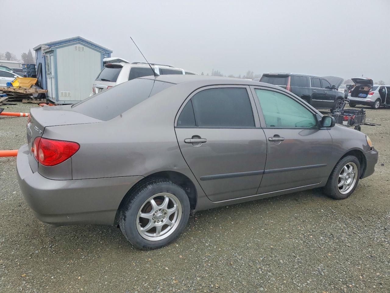 2005 TOYOTA COROLLA CE photo 5