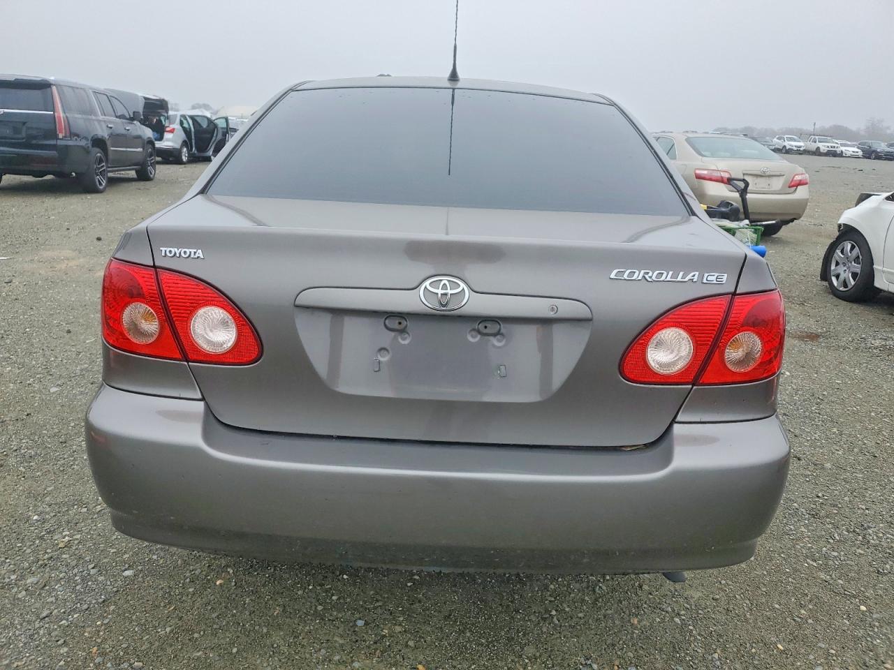 2005 TOYOTA COROLLA CE photo 11
