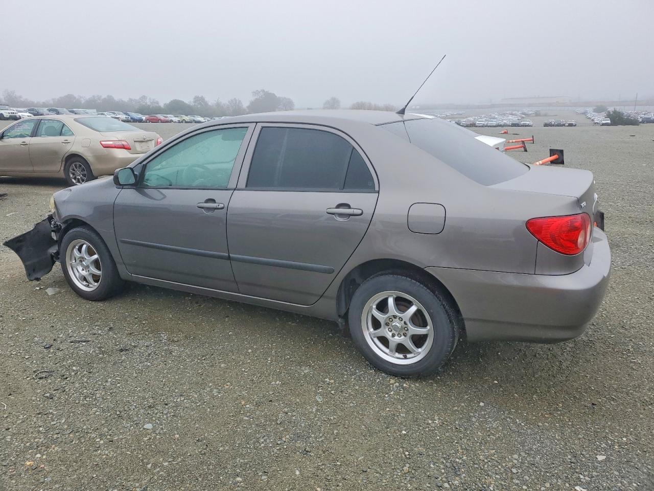 2005 TOYOTA COROLLA CE photo 3