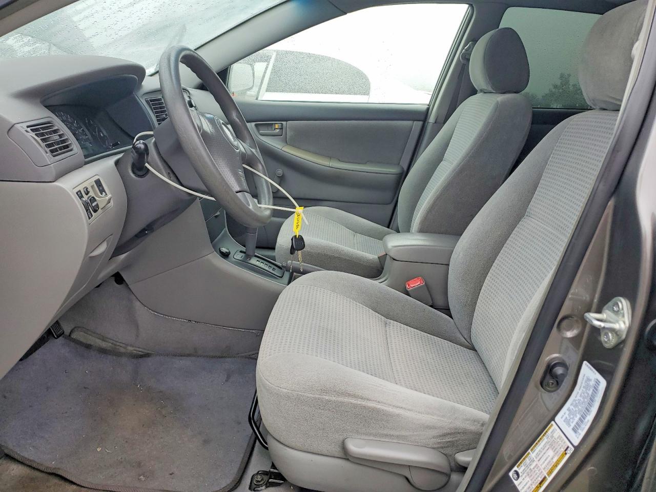 2005 TOYOTA COROLLA CE photo 13