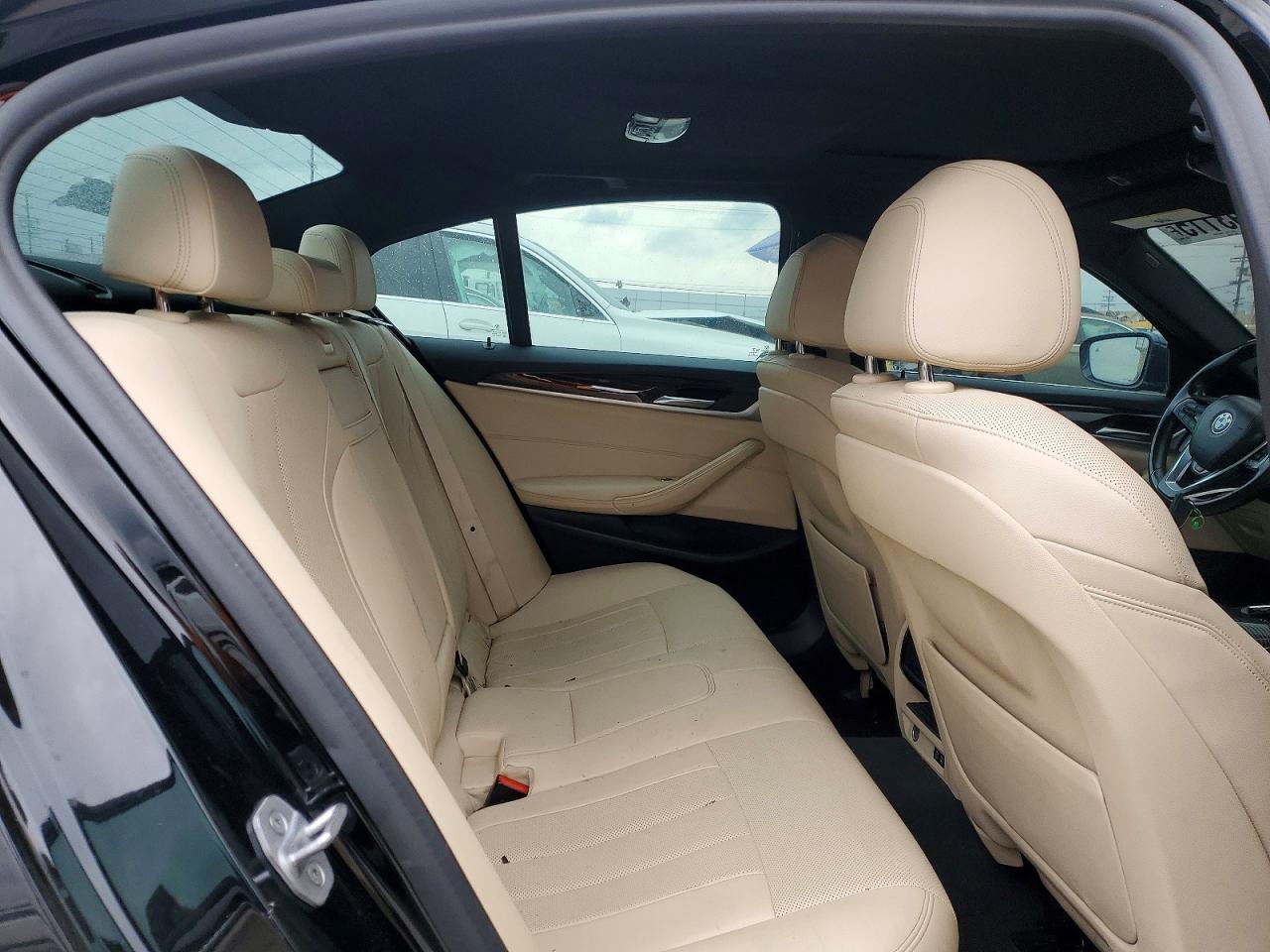 2021 BMW 530 XI photo 10