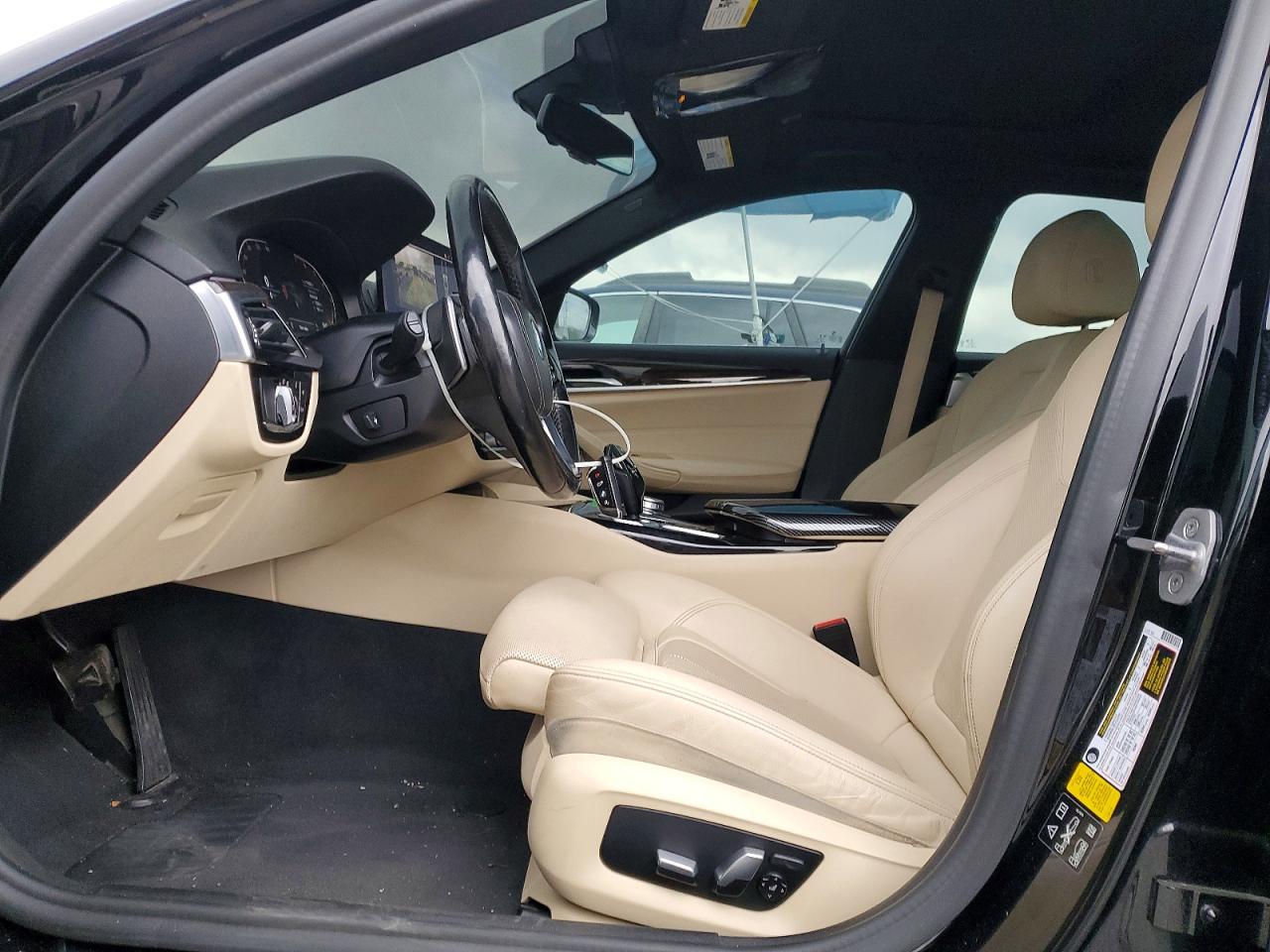 2021 BMW 530 XI photo 7
