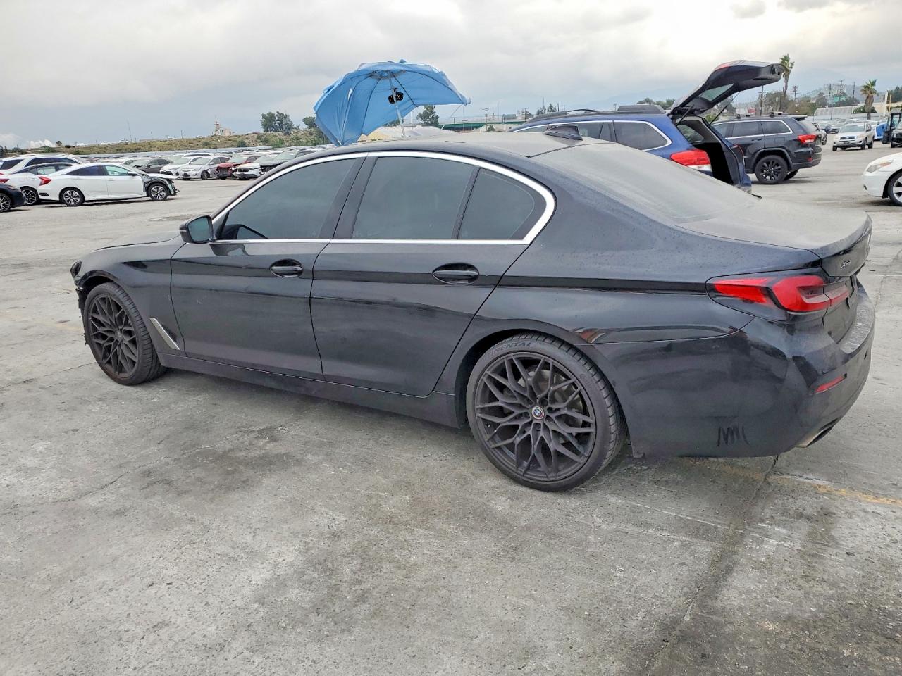 2021 BMW 530 XI photo 2