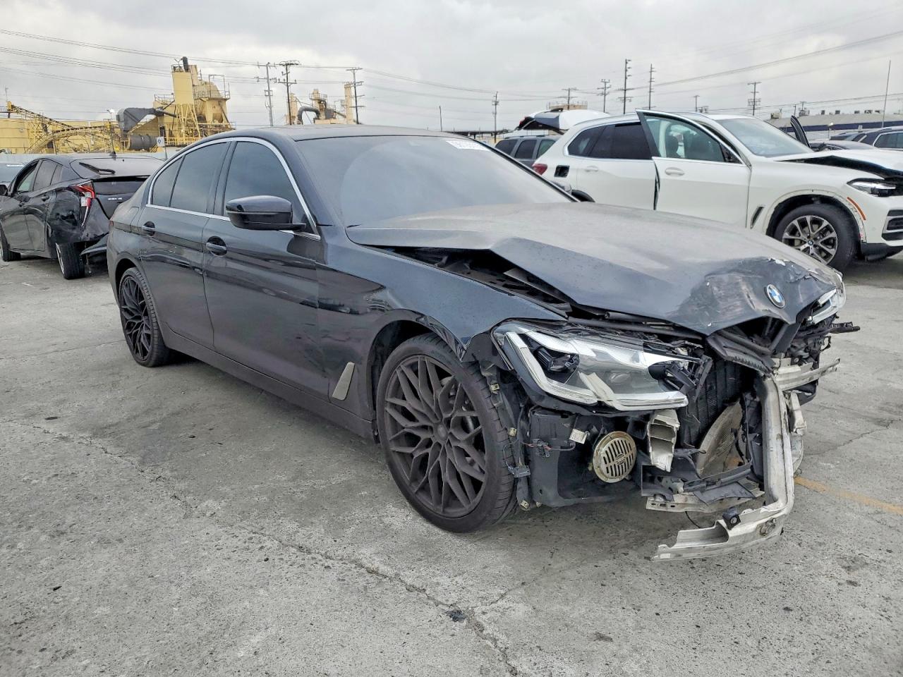 2021 BMW 530 XI photo 4