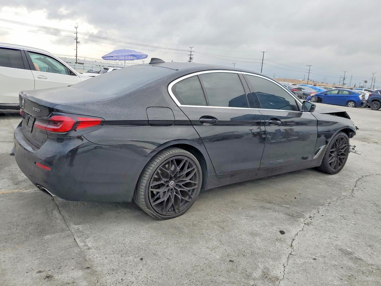 2021 BMW 530 XI photo 3