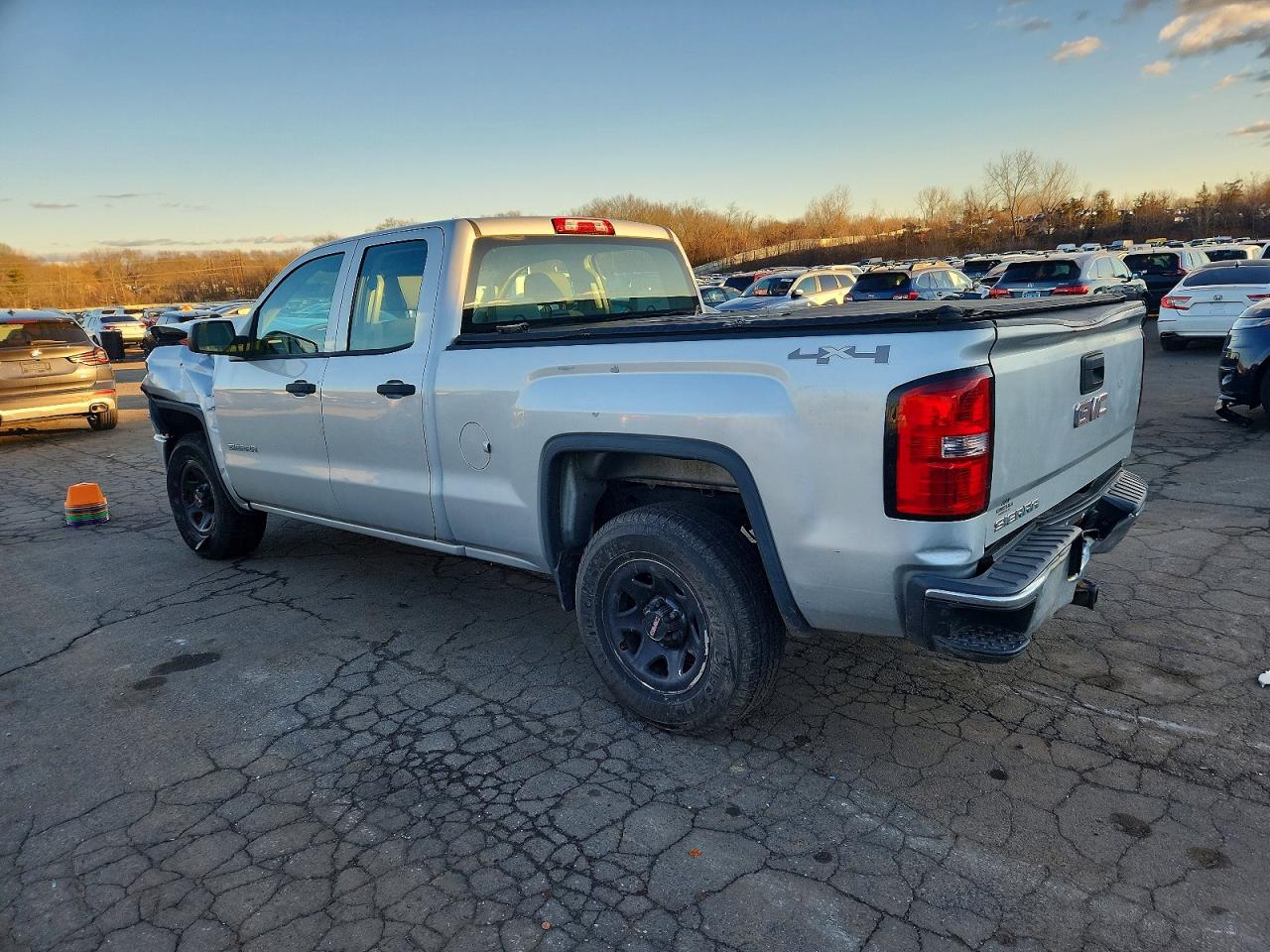 2015 GMC SIERRA K1500 photo 2