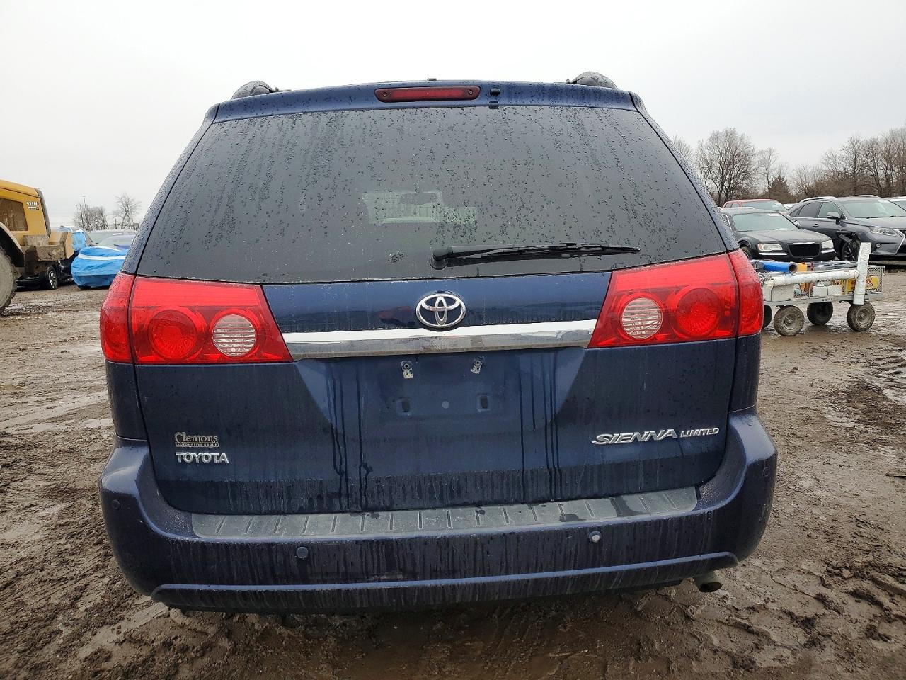 2006 TOYOTA SIENNA XLE photo 6