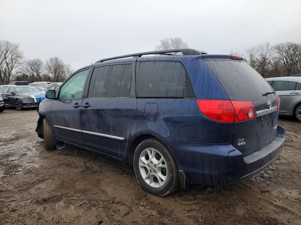 2006 TOYOTA SIENNA XLE photo 2