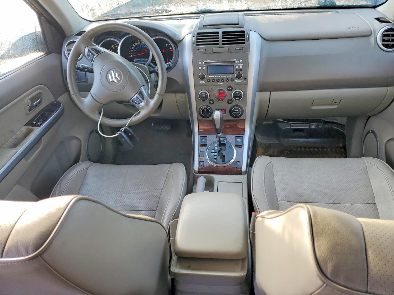 2011 SUZUKI GRAND VITARA JLX photo 8