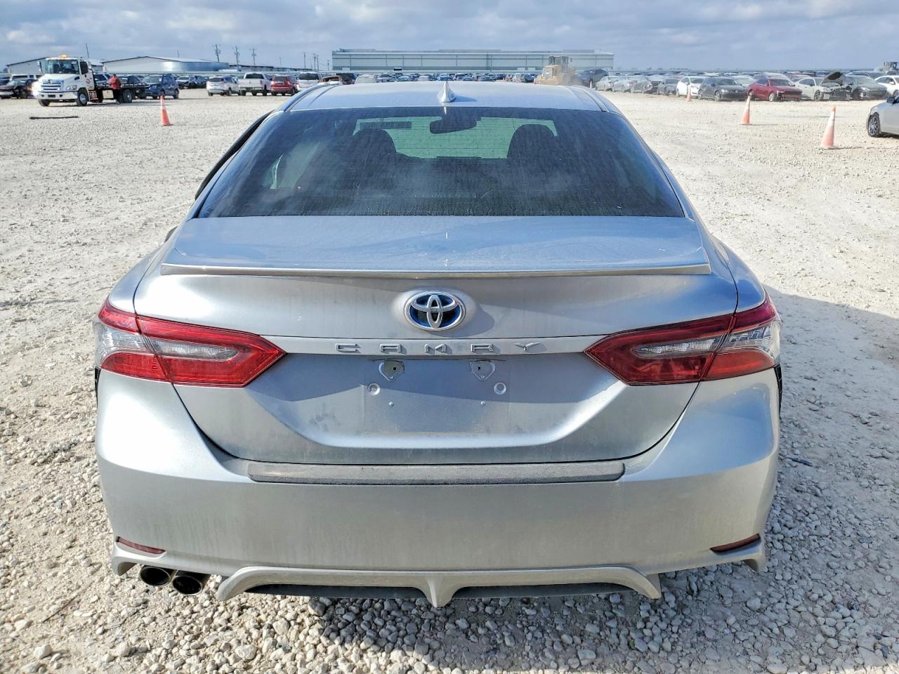 2022 TOYOTA CAMRY XSE photo 6