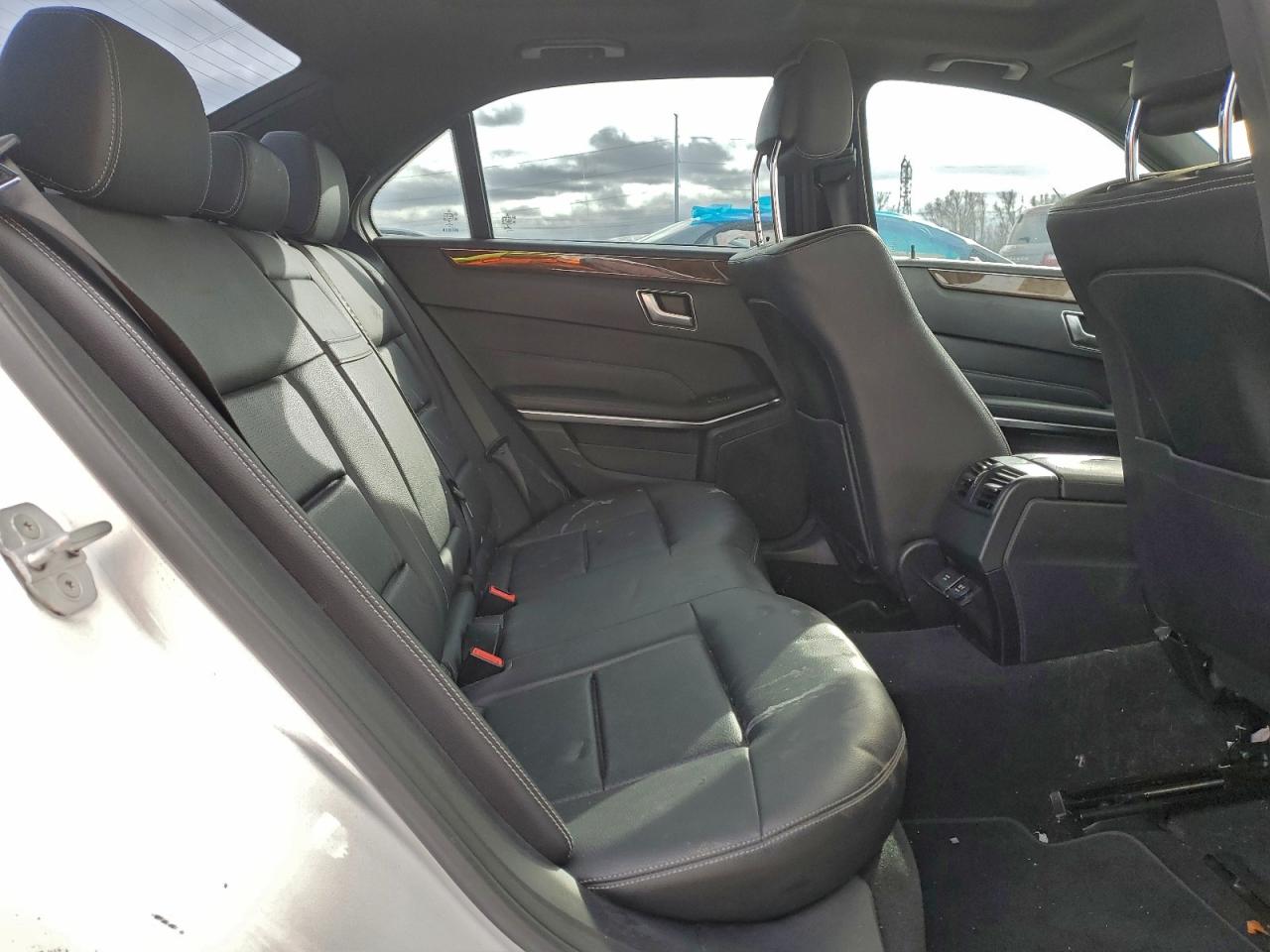 2016 MERCEDES-BENZ E 350 4MATIC photo 28