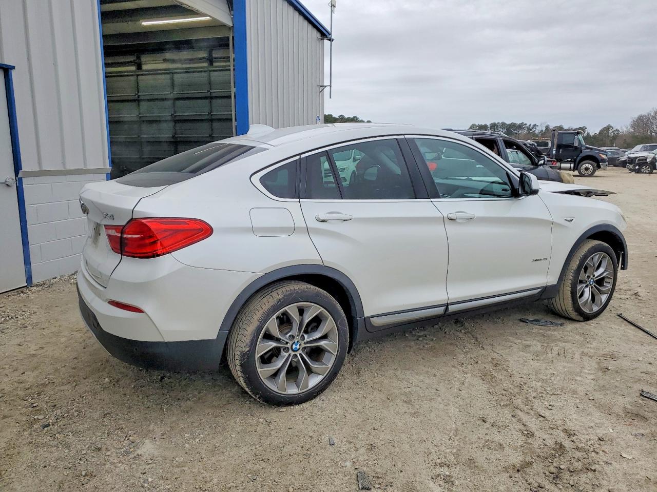 2016 BMW X4 XDRIVE28I photo 3