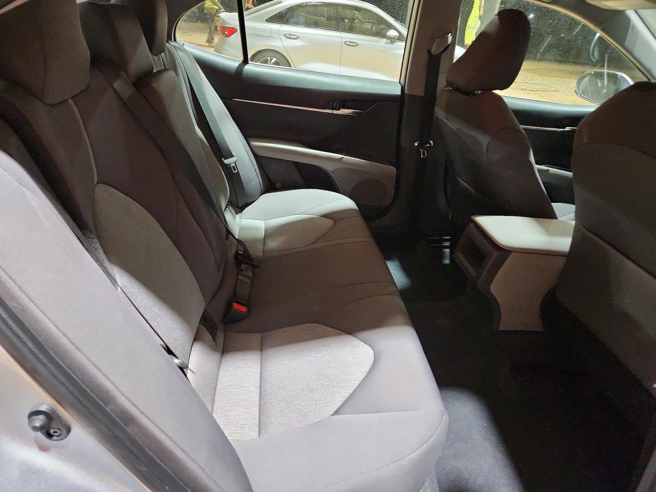 2022 TOYOTA CAMRY LE photo 10