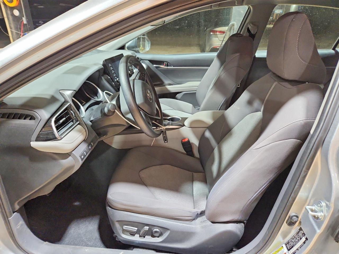 2022 TOYOTA CAMRY LE photo 7