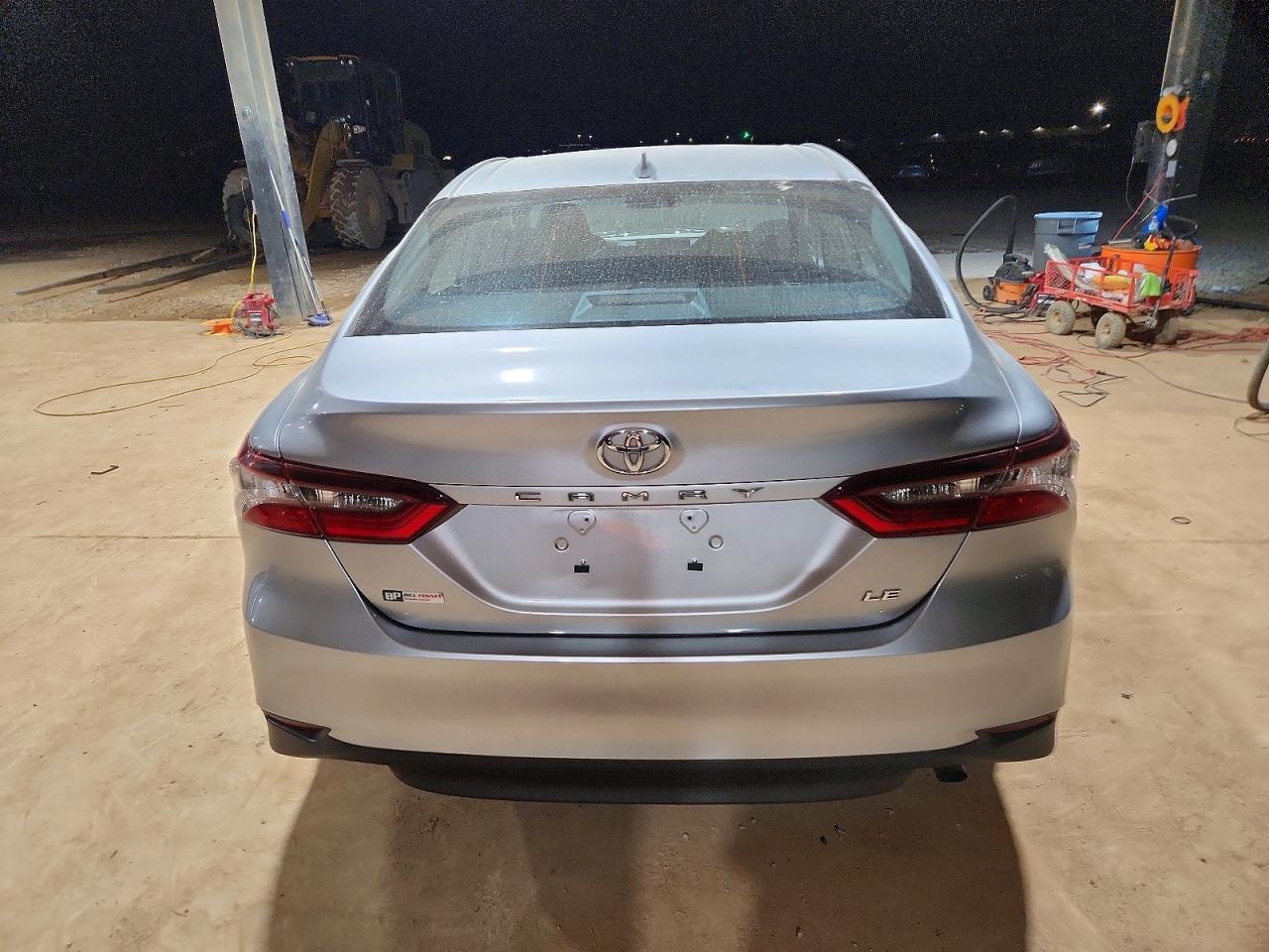 2022 TOYOTA CAMRY LE photo 6