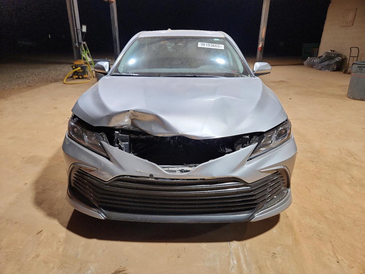 2022 TOYOTA CAMRY LE photo 5
