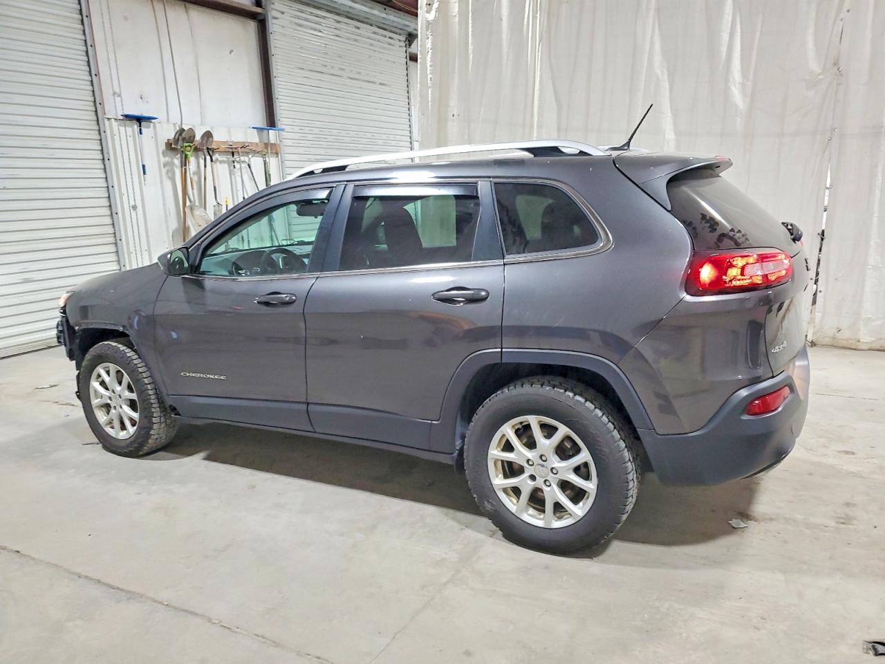 2017 JEEP CHEROKEE LATITUDE photo 2