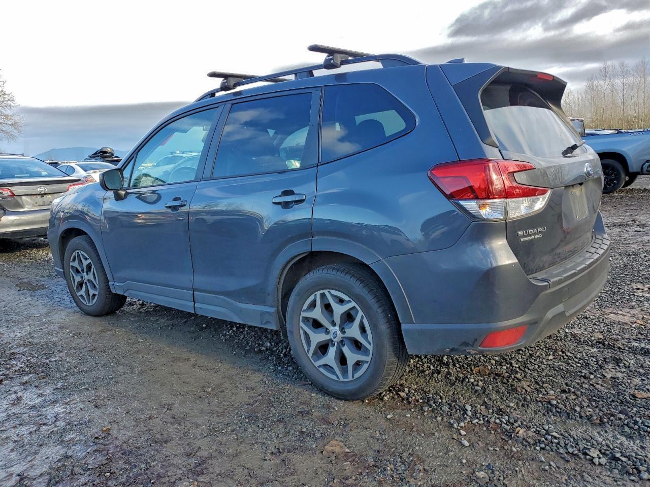 2021 SUBARU FORESTER PREMIUM photo 3
