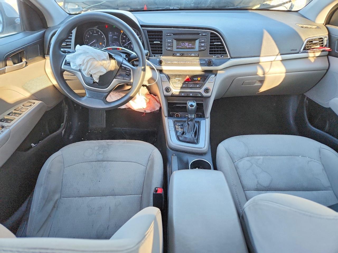 2017 HYUNDAI ELANTRA SE photo 8