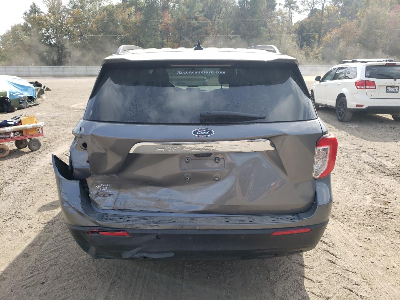 2023 FORD EXPLORER XLT photo 6