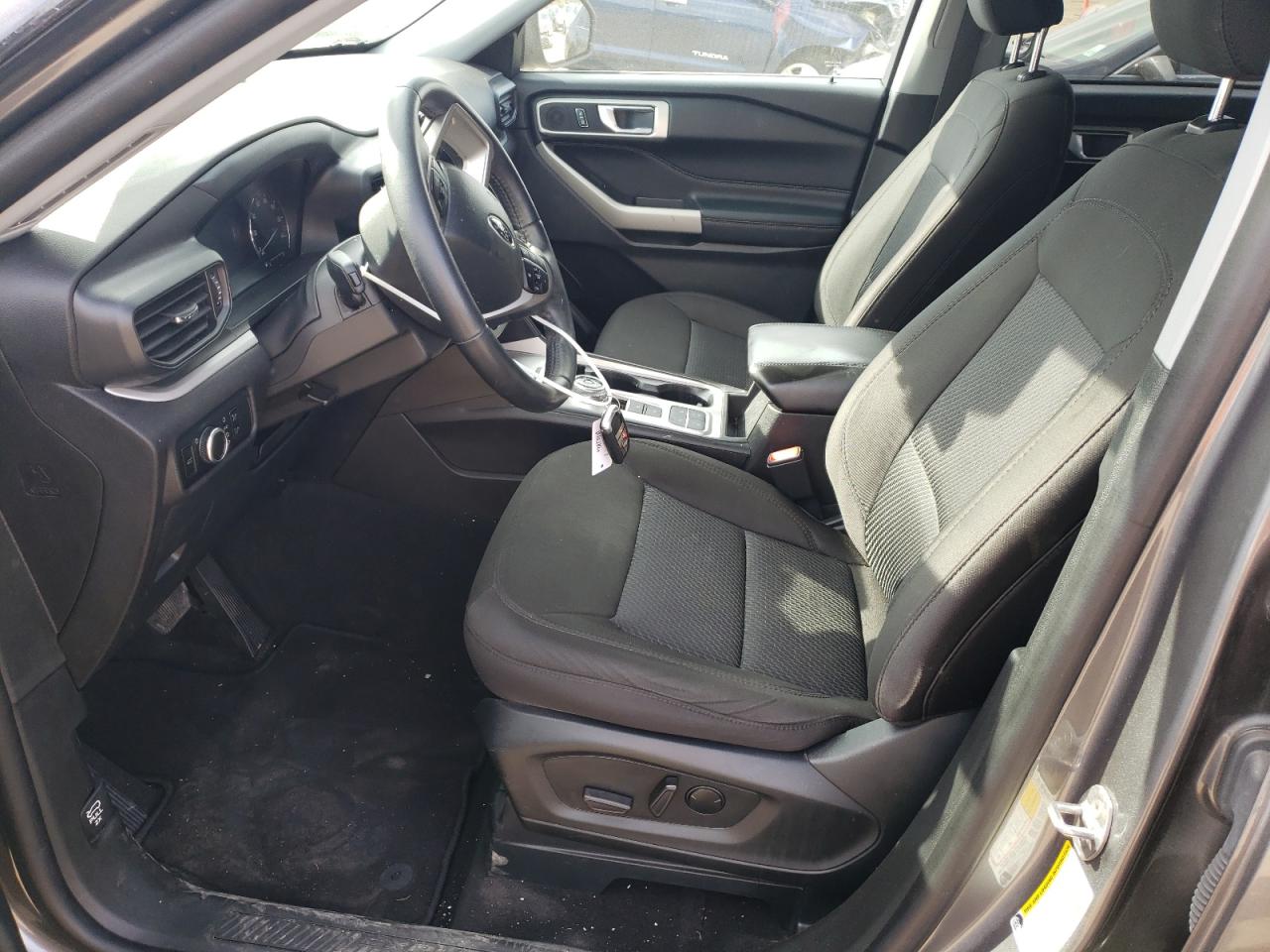 2023 FORD EXPLORER XLT photo 7