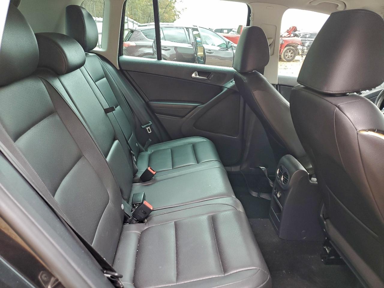 2012 VOLKSWAGEN TIGUAN S photo 11