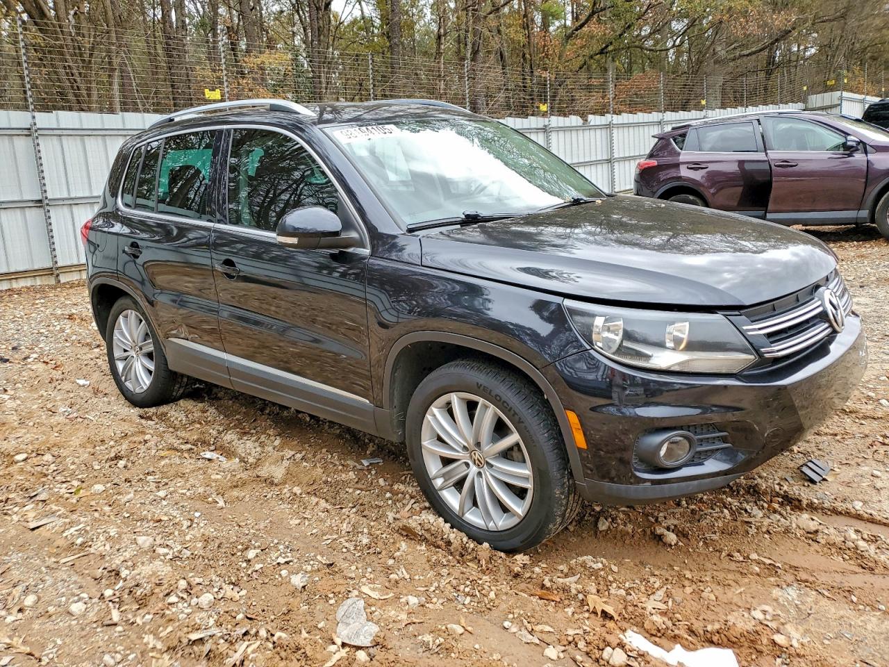 2012 VOLKSWAGEN TIGUAN S photo 4