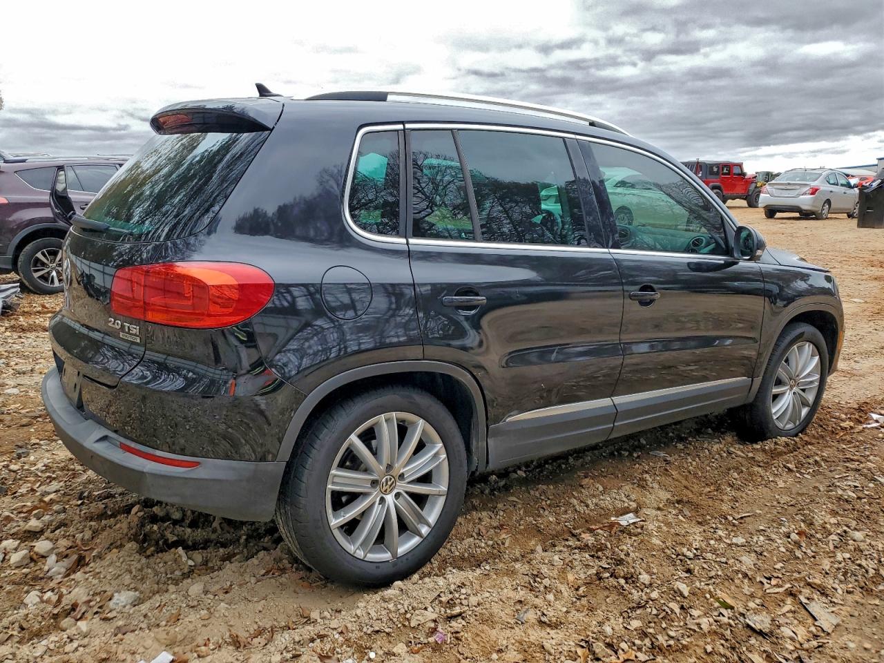 2012 VOLKSWAGEN TIGUAN S photo 3