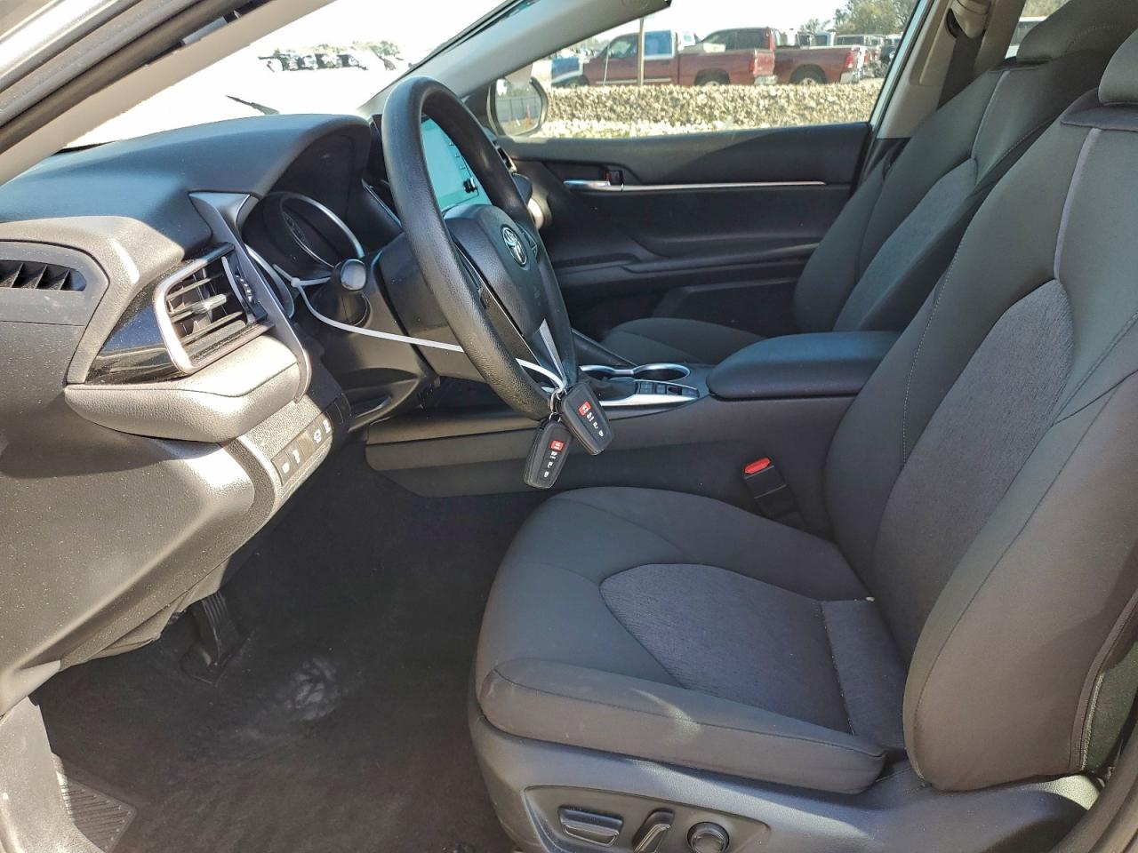 2023 TOYOTA CAMRY LE photo 7