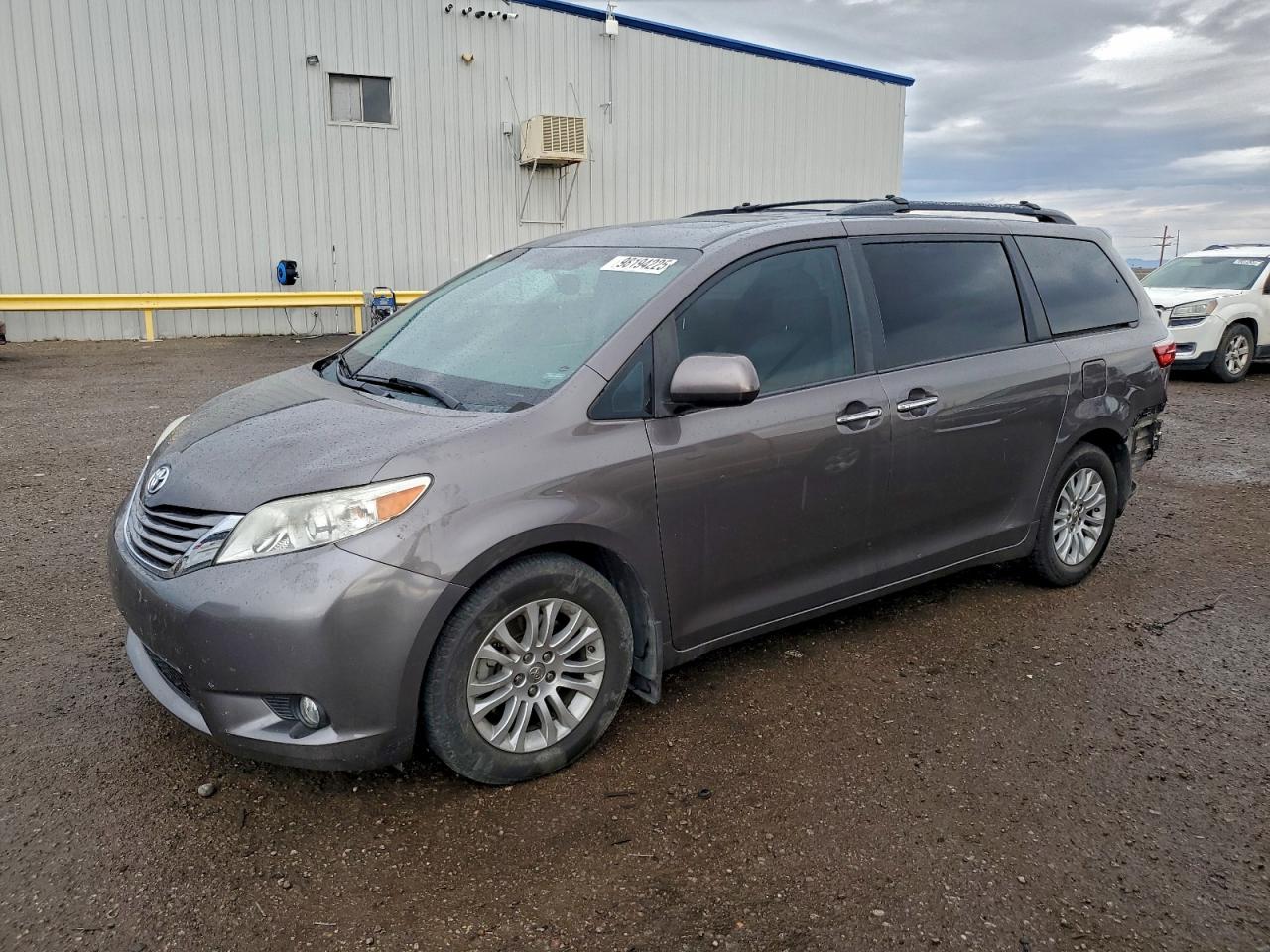 2015 TOYOTA SIENNA
