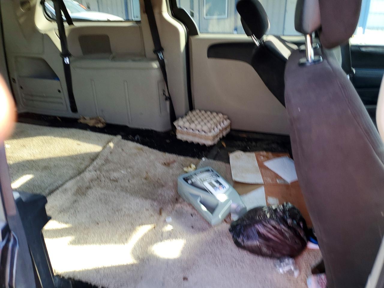 2011 DODGE GRAND CARAVAN MAINSTREET photo 11