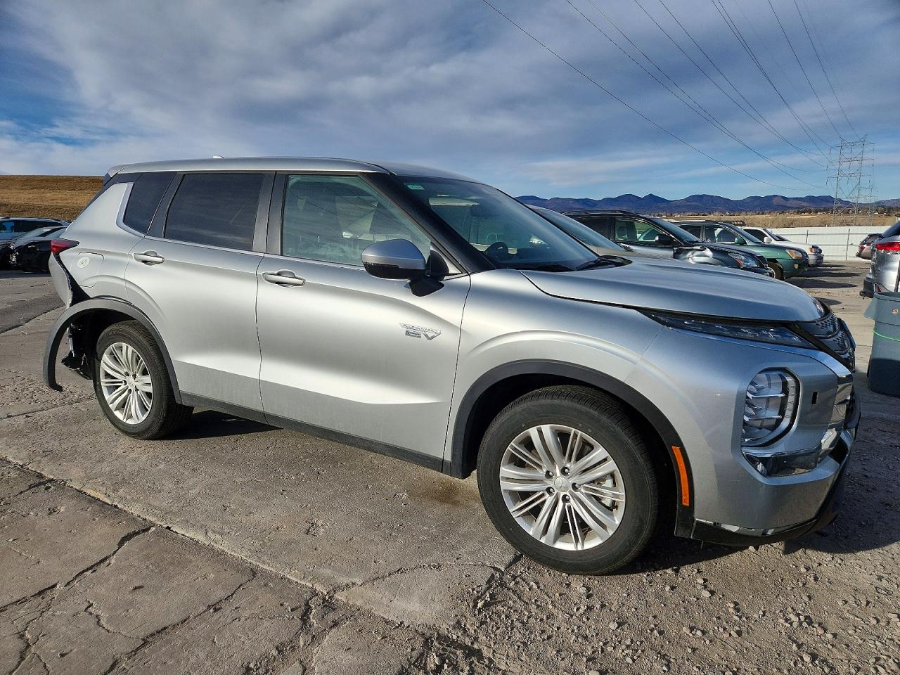 2025 MITSUBISHI OUTLANDER ES photo 4