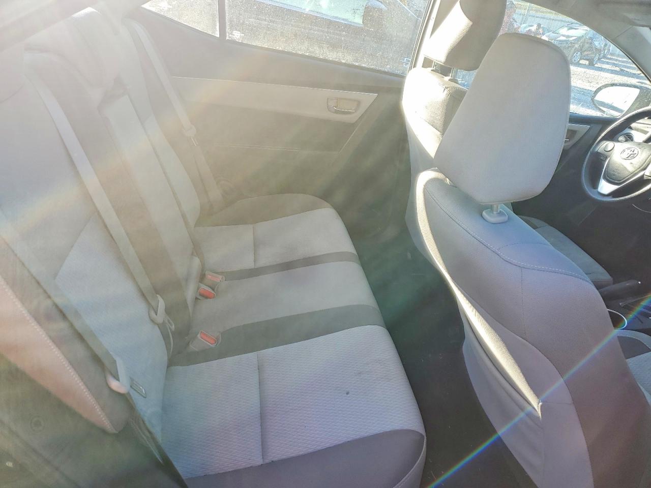 2019 TOYOTA COROLLA L photo 10