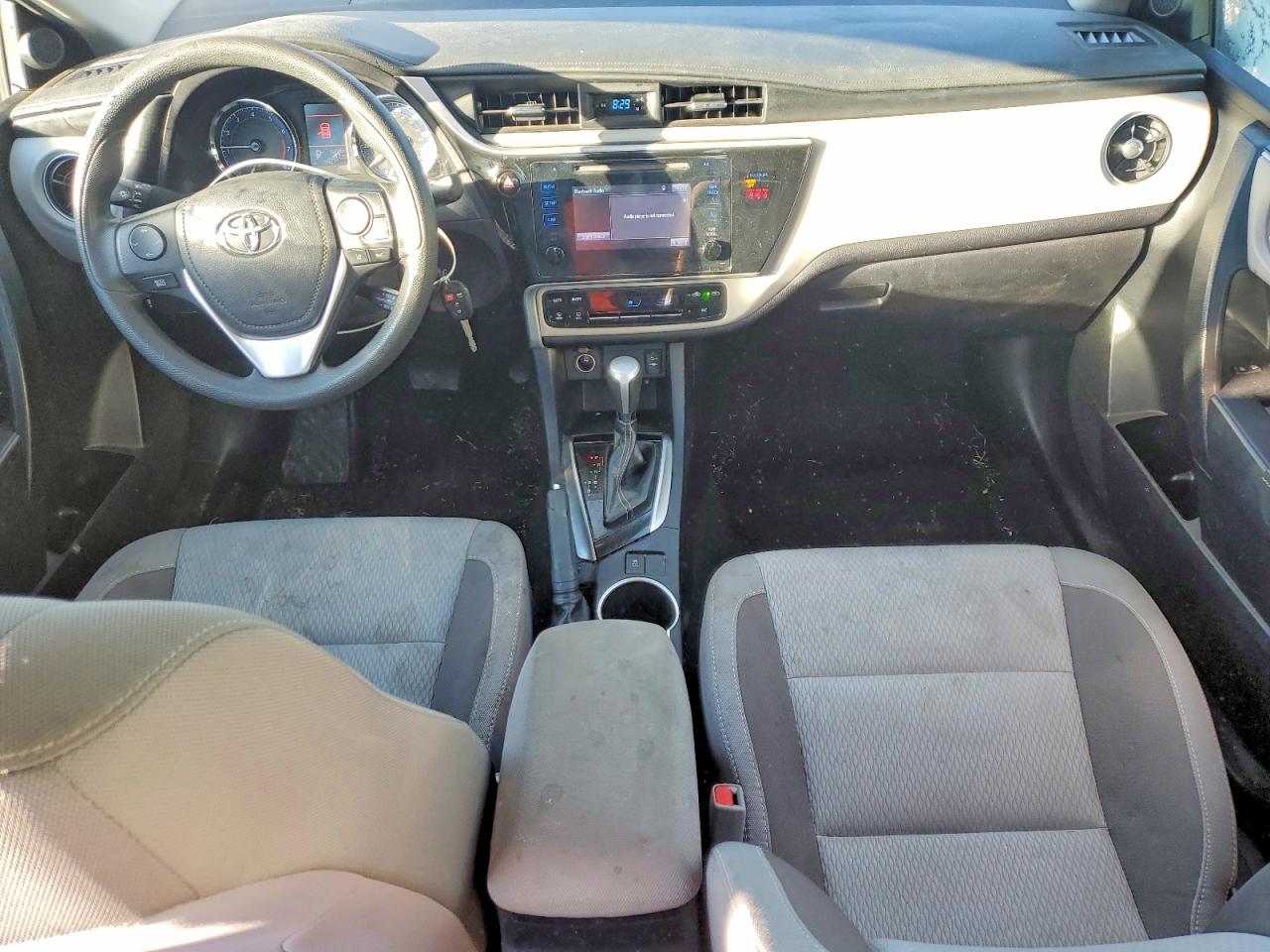 2019 TOYOTA COROLLA L photo 8