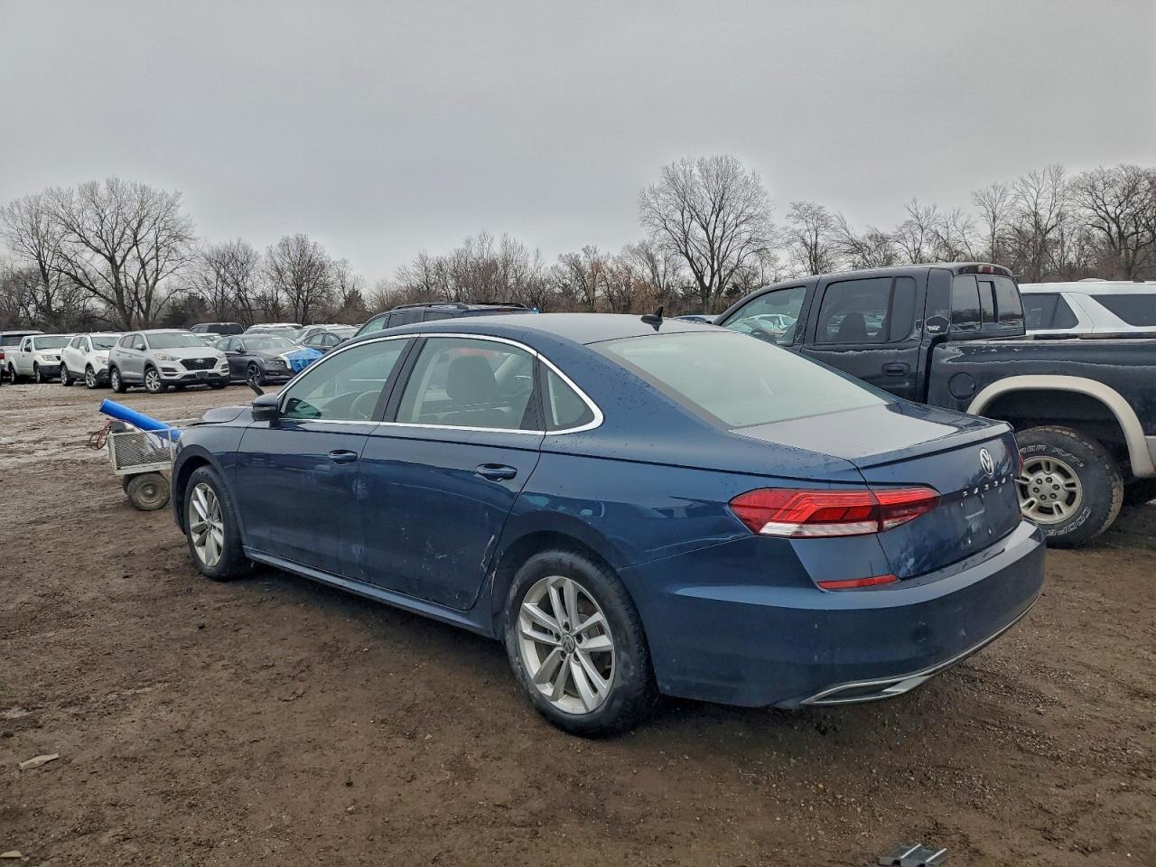 2020 VOLKSWAGEN PASSAT SE photo 2