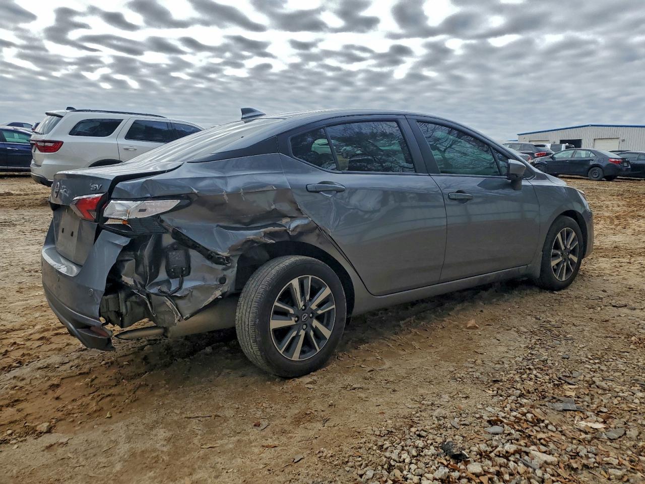 2024 NISSAN VERSA SV photo 3