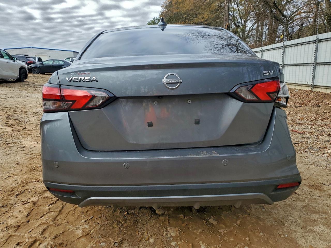 2024 NISSAN VERSA SV photo 6