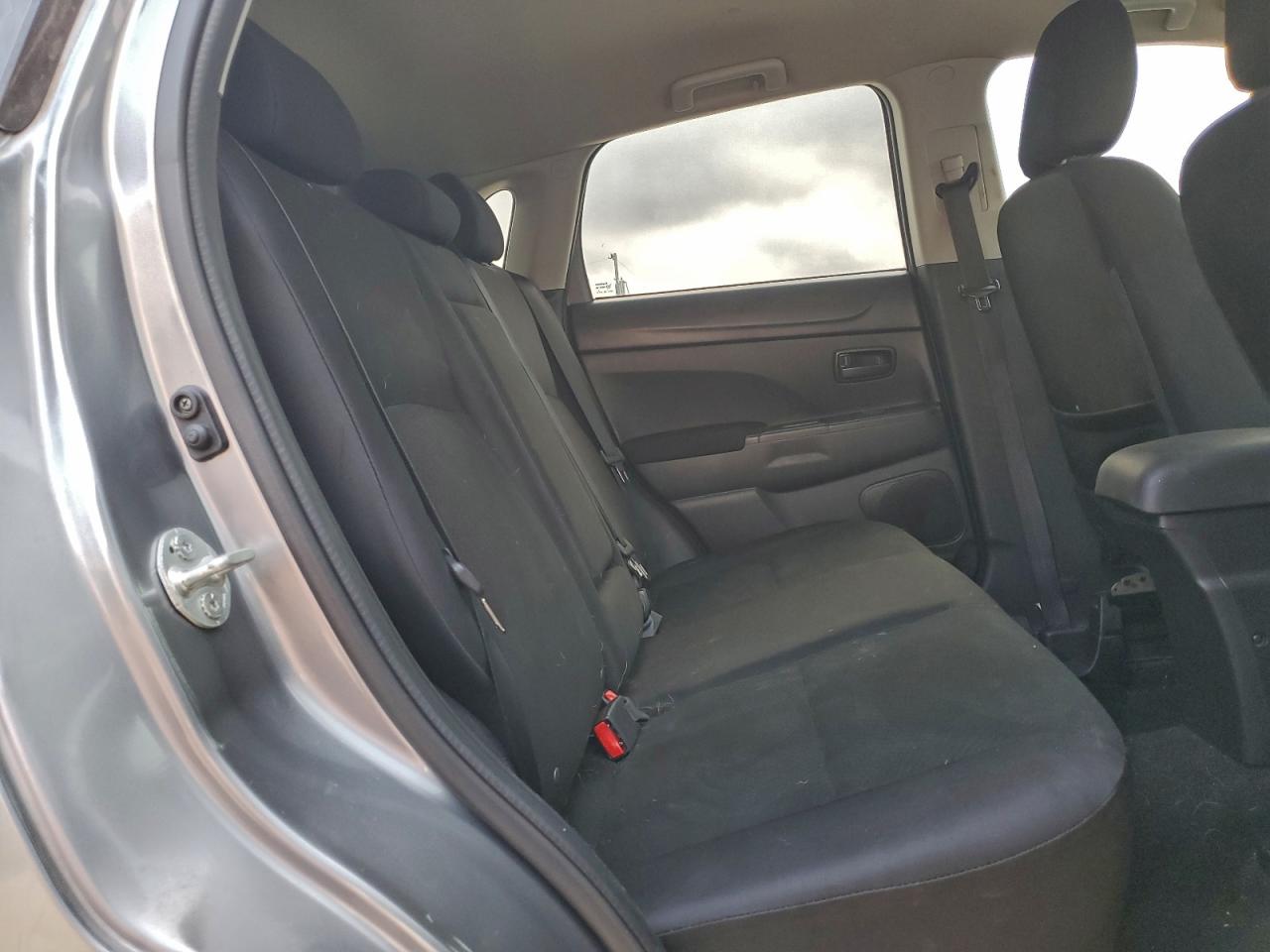 2014 MITSUBISHI OUTLANDER SPORT ES photo 11
