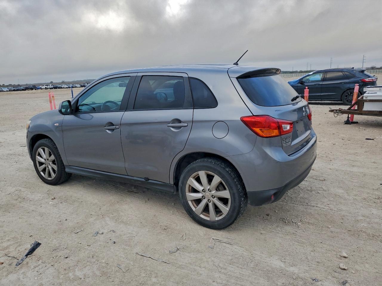 2014 MITSUBISHI OUTLANDER SPORT ES photo 2
