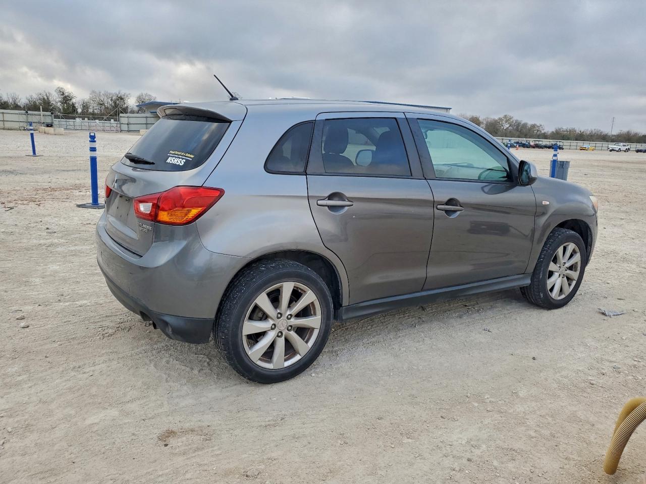 2014 MITSUBISHI OUTLANDER SPORT ES photo 3
