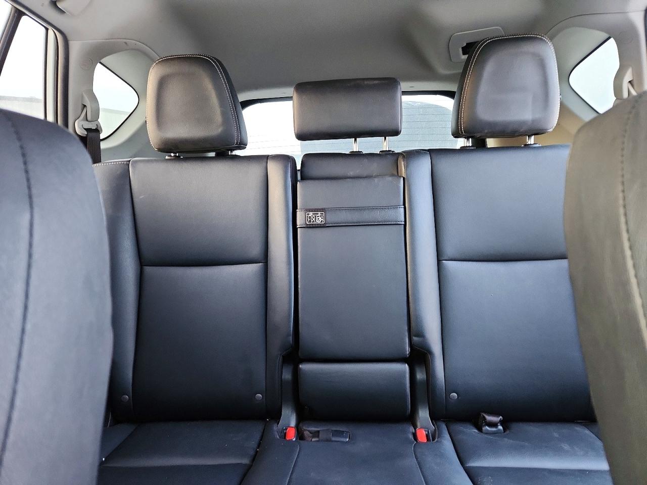 2017 TOYOTA RAV4 HV LIMITED photo 10