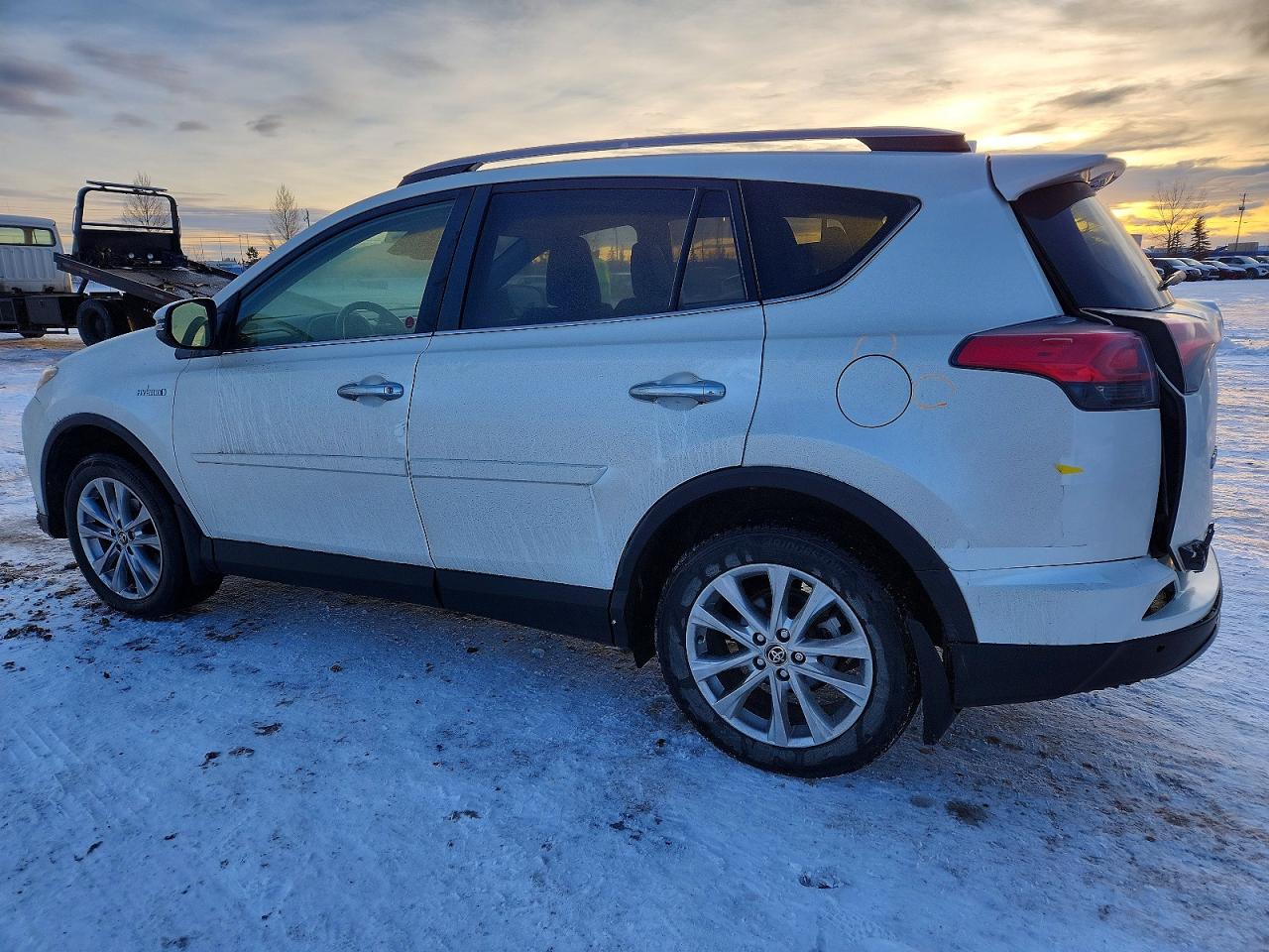 2017 TOYOTA RAV4 HV LIMITED photo 2