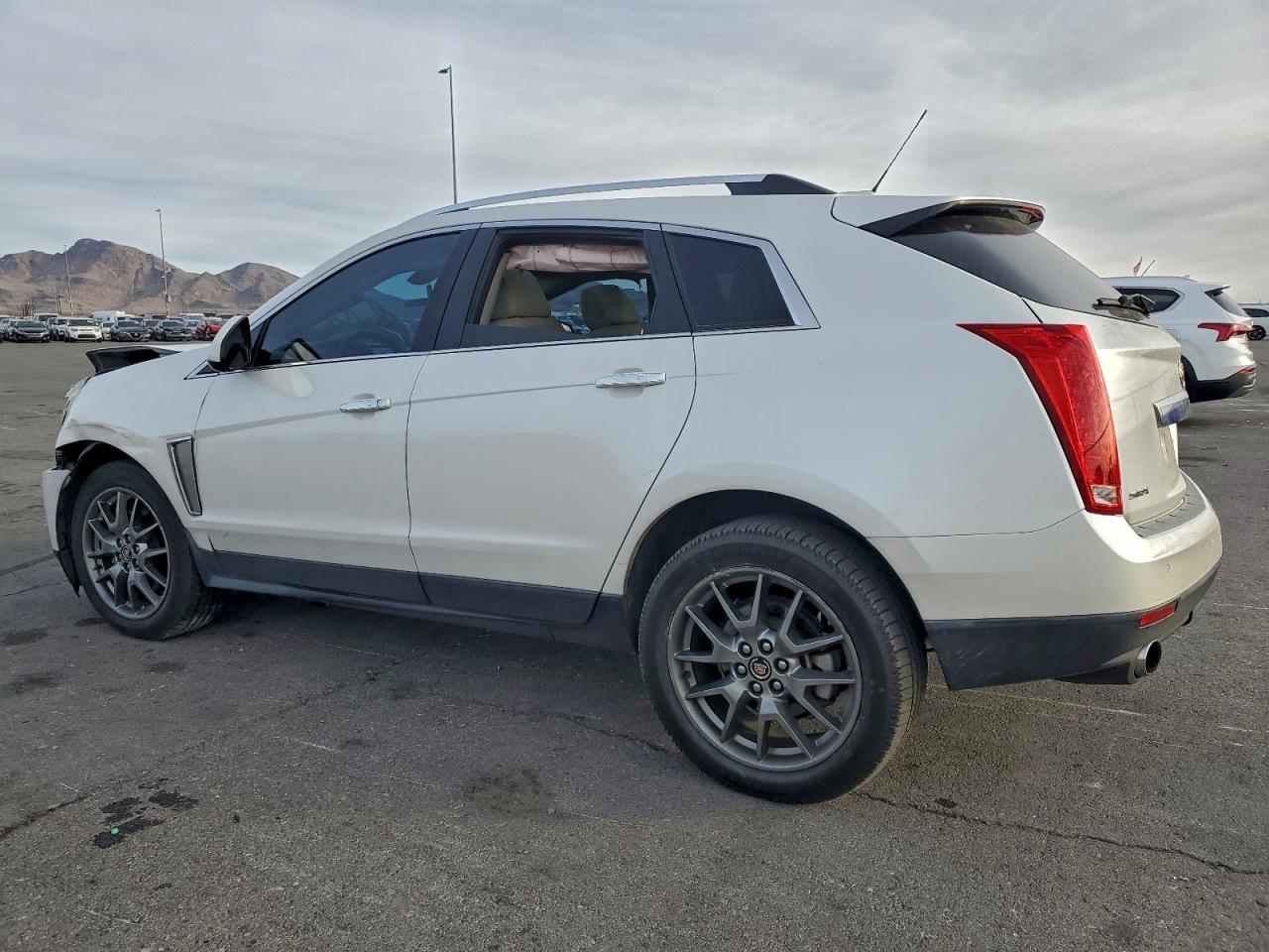 2016 CADILLAC SRX PERFORMANCE COLLECTION photo 2
