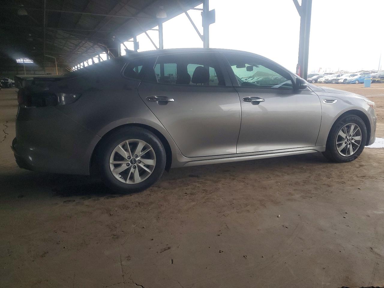 2016 KIA OPTIMA LX photo 3