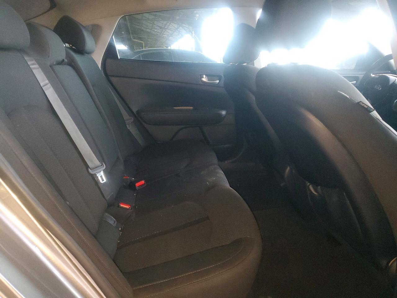 2016 KIA OPTIMA LX photo 10