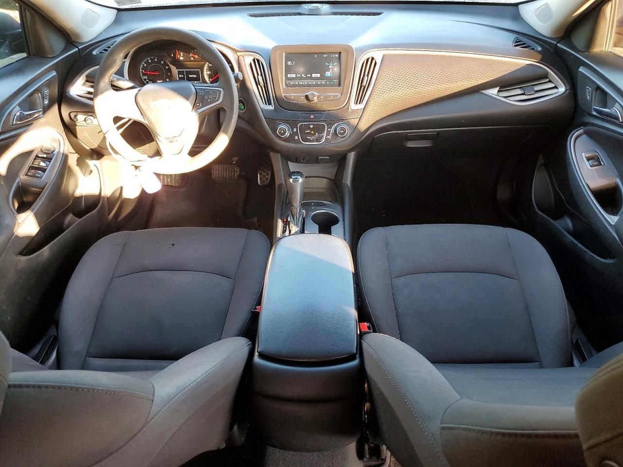 2017 CHEVROLET MALIBU LS photo 8