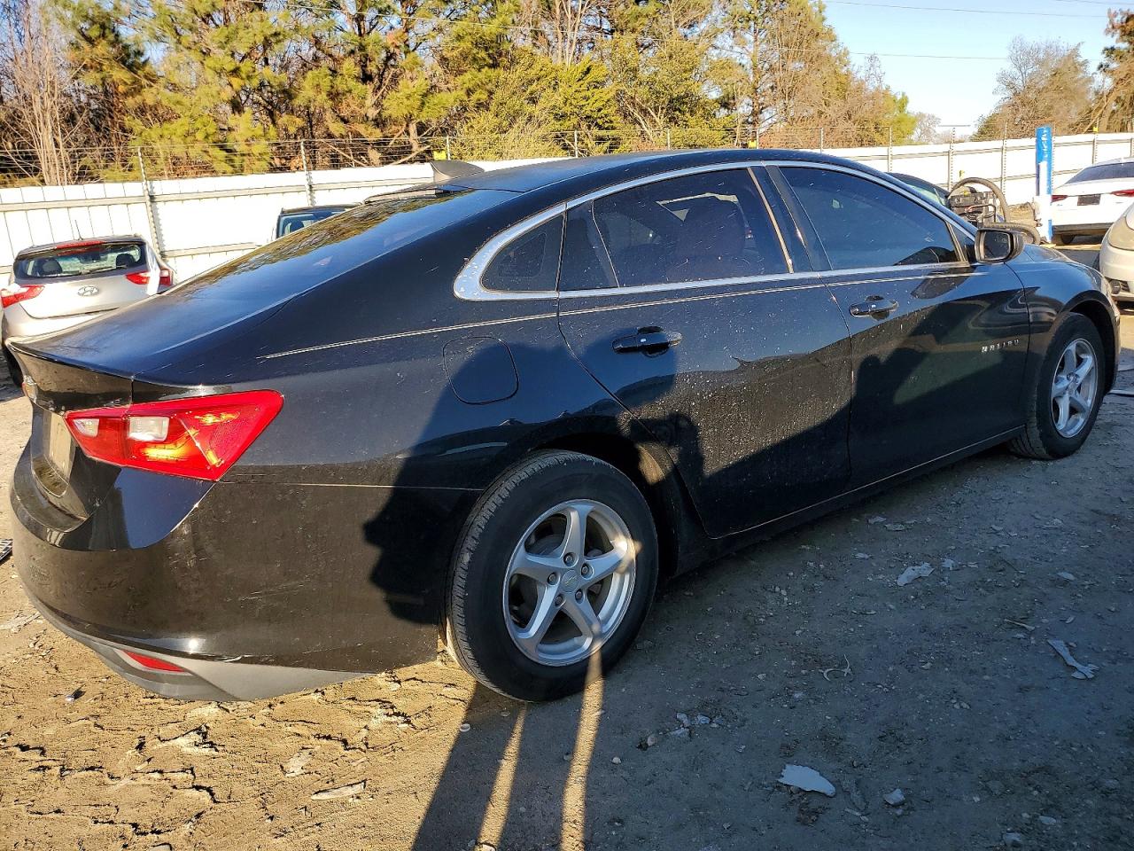 2017 CHEVROLET MALIBU LS photo 3
