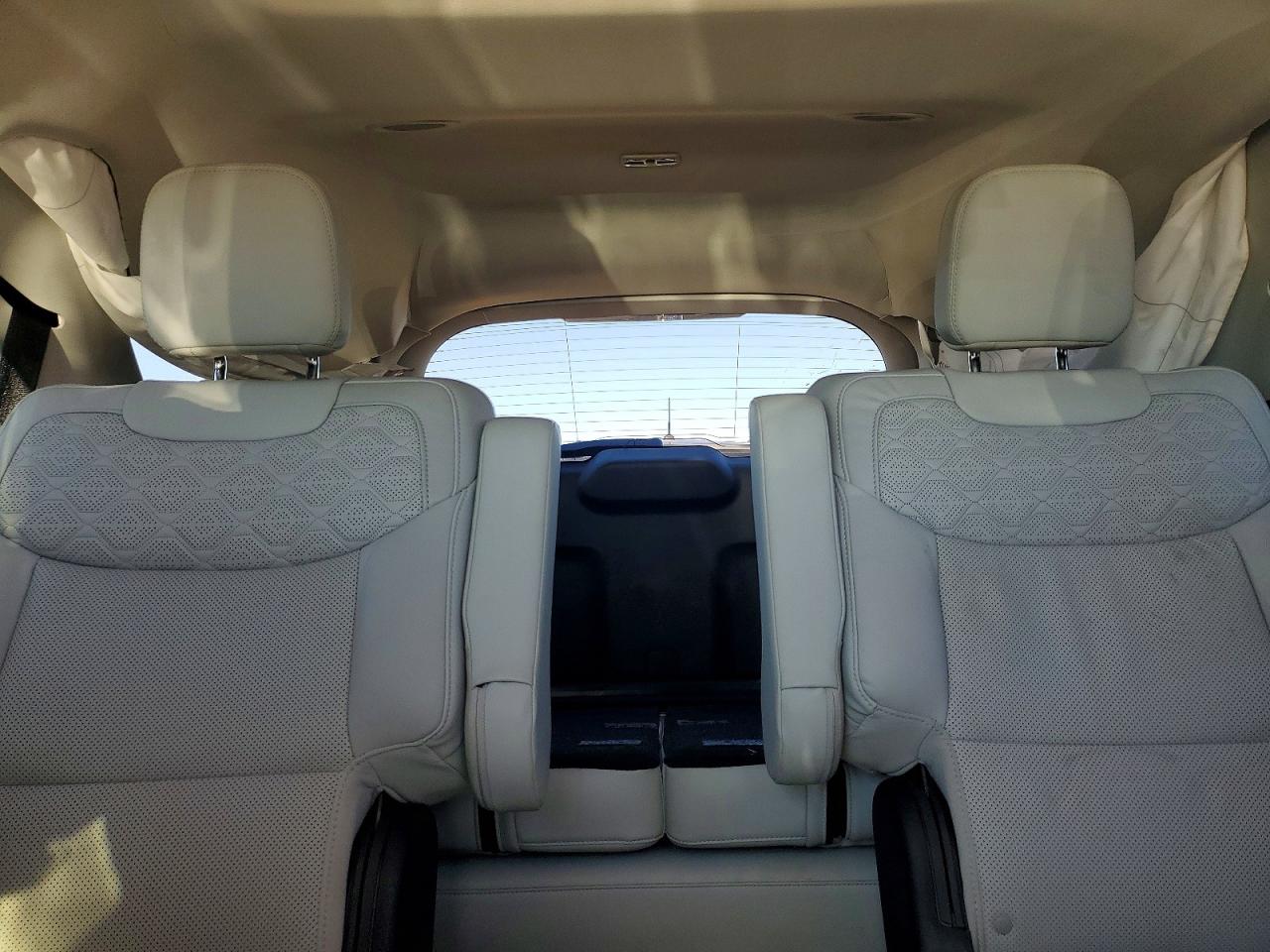 2025 FORD EXPLORER PLATINUM photo 10